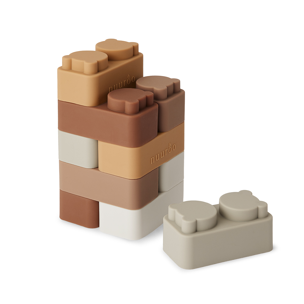 Pile silicone building bricks 