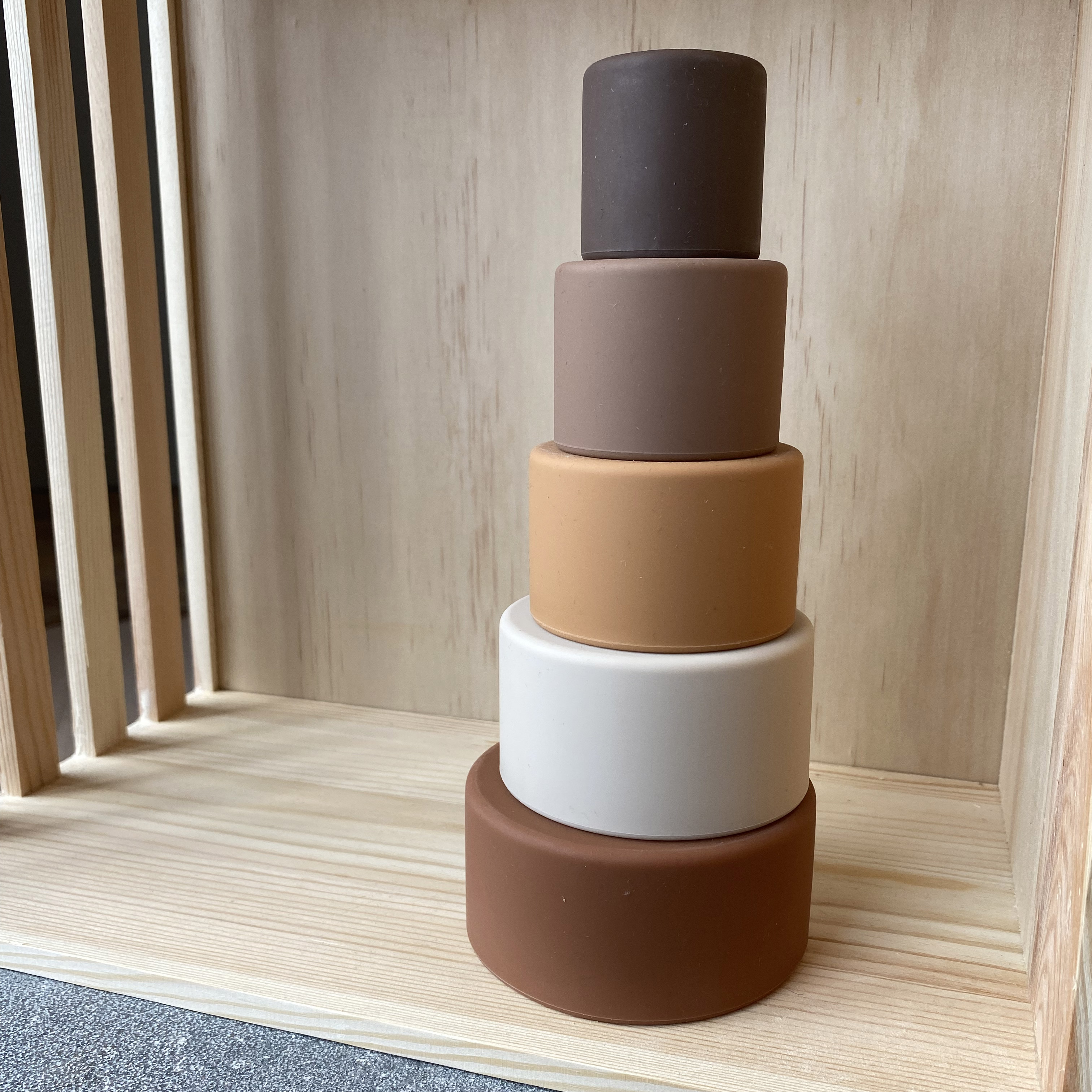 Vanja silicone stacking tower Vanja silicone stacking tower