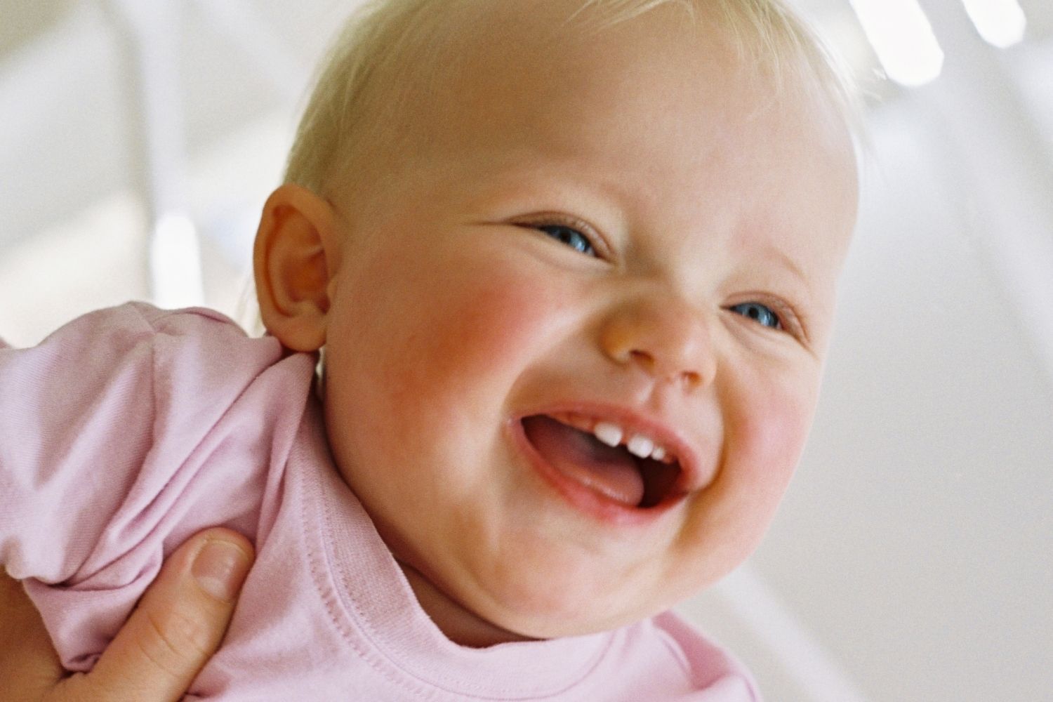 Anzeichen, dass dein Baby zahnt